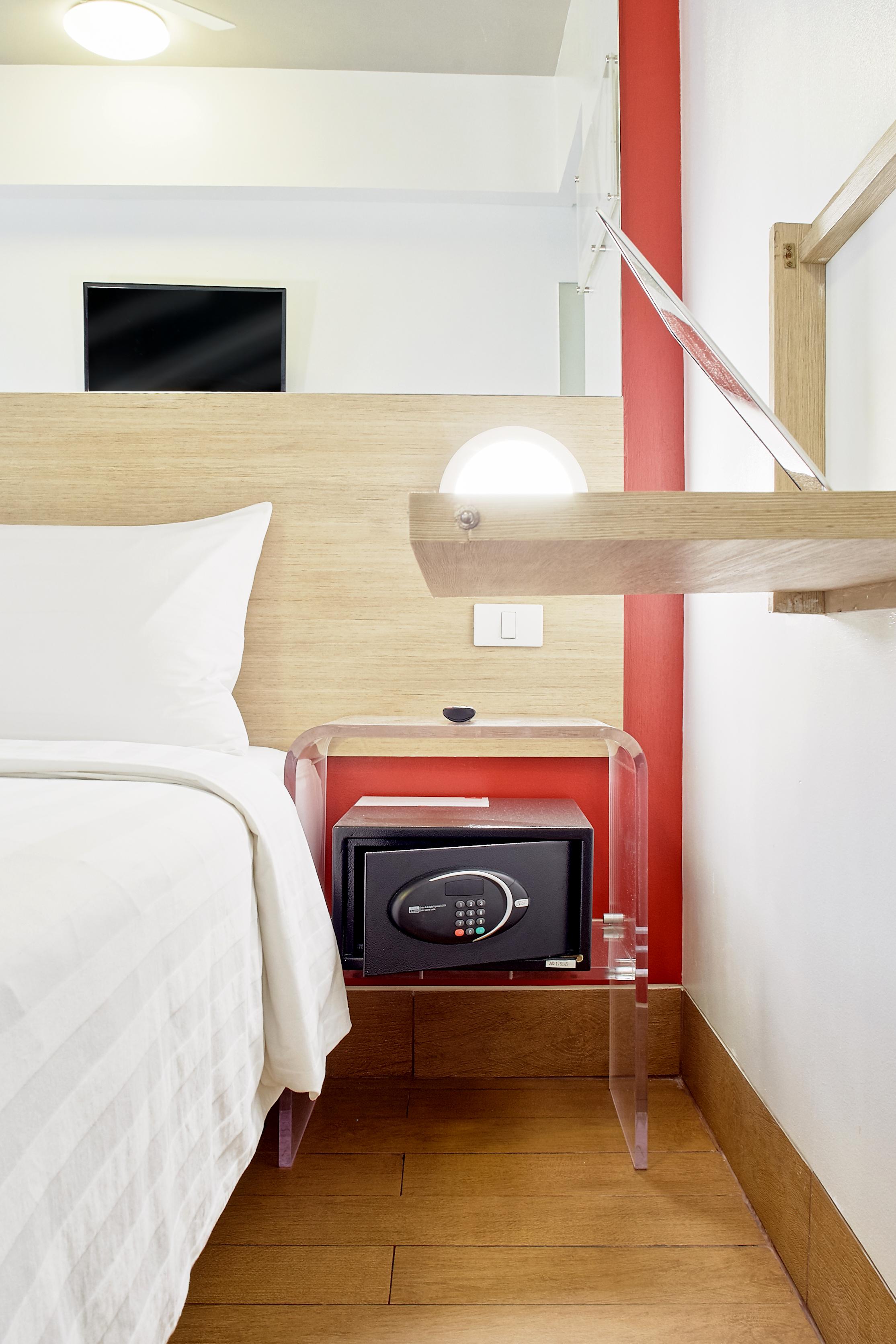 Red Planet Quezon Timog Hotel 3*