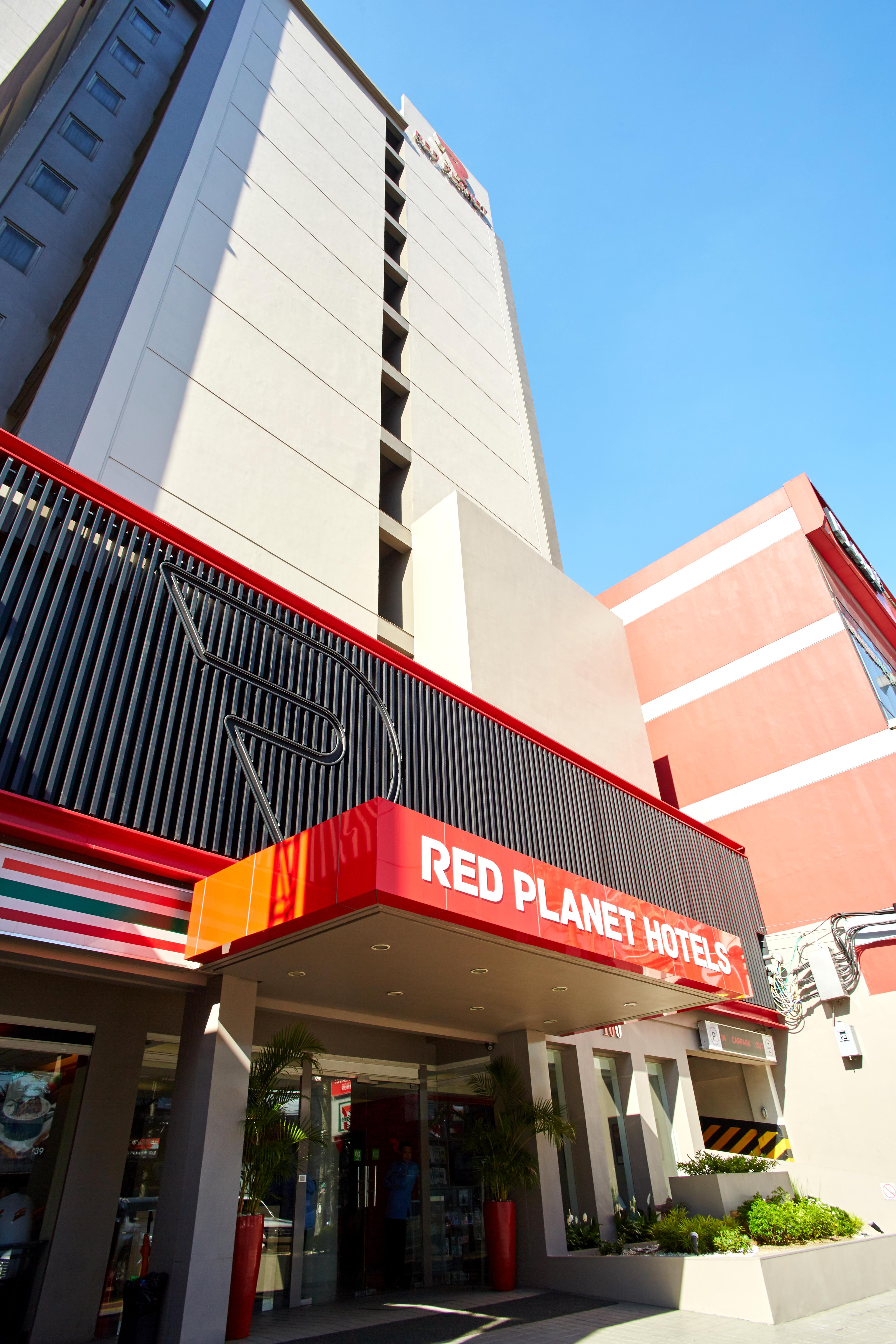 Red Planet Quezon Timog Hotel 3*